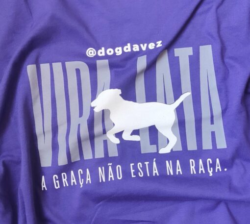 camiseta vira-lata roxo