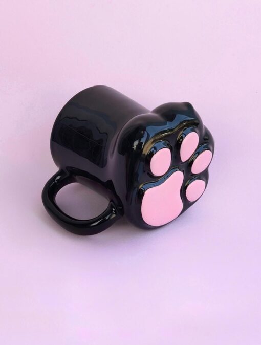 caneca pata preta com almofadinhas rosa